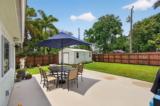 451 NE 48th Court, Oakland Park, FL 33334