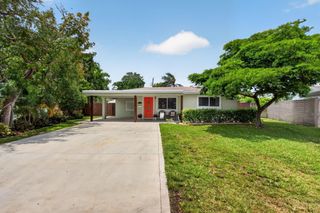 451 NE 48th Court, Oakland Park, FL 33334