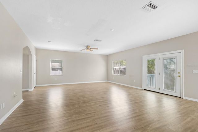 3116 W HARTNETT AVENUE, Tampa, FL 33611