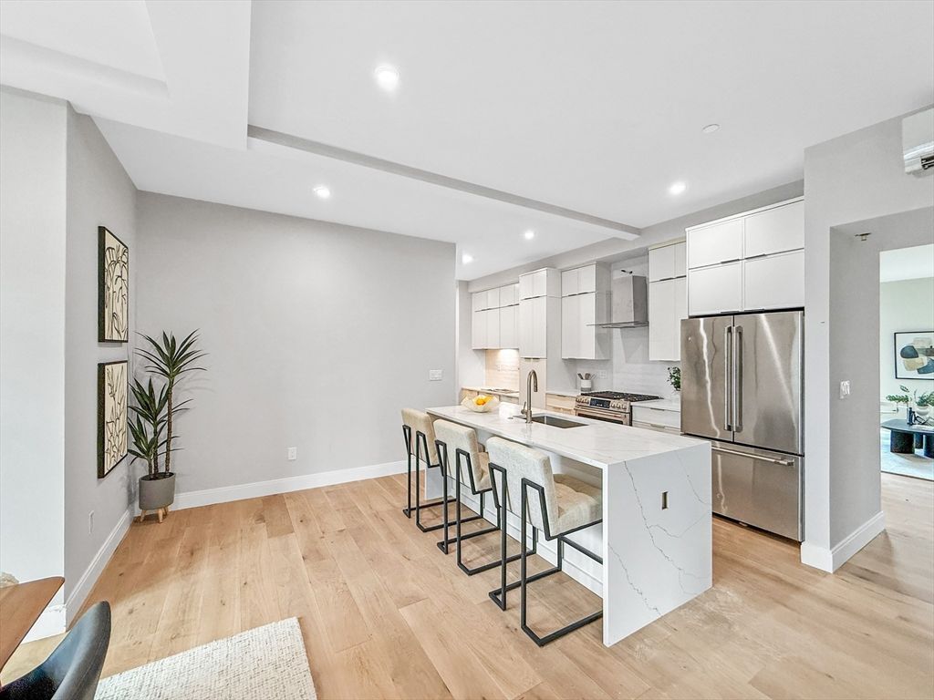 1 Marion Street 4, Cambridge, MA 02141