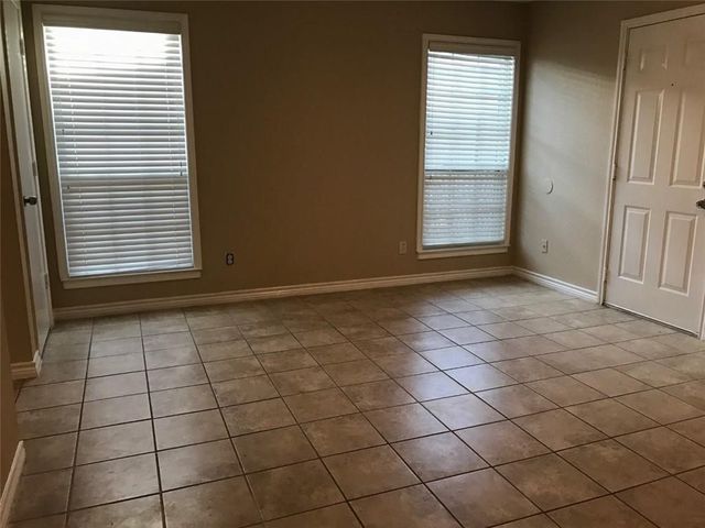 2806 Ridgecrest Drive, Fort Worth, TX 76133