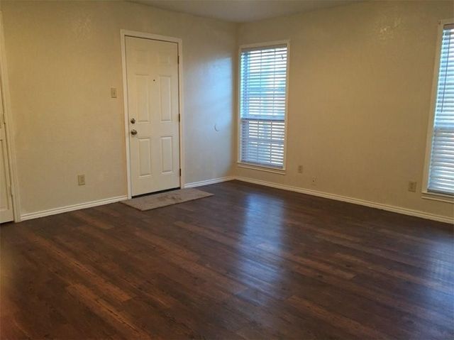 2806 Ridgecrest Drive, Fort Worth, TX 76133