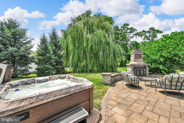 114 MONTICELLO DR, Lebanon, PA 17042