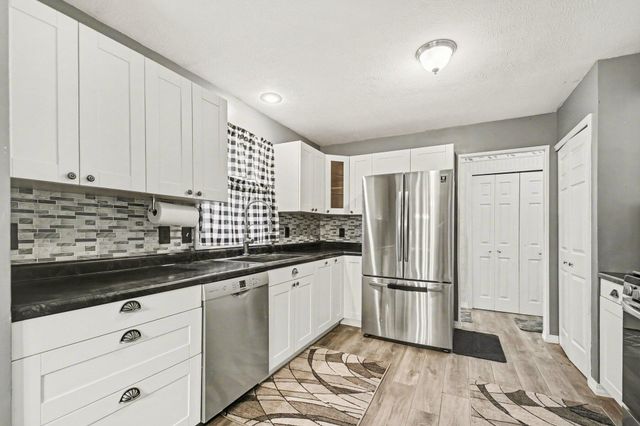 200 Mayflower Road, Buchanan, MI 49107