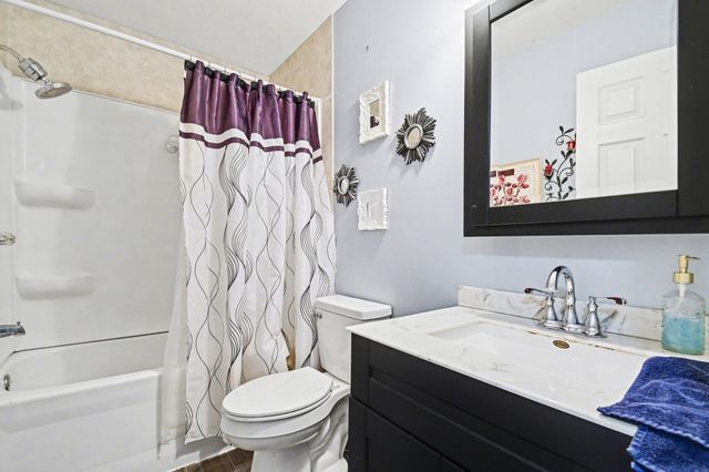 200 Mayflower Road, Buchanan, MI 49107