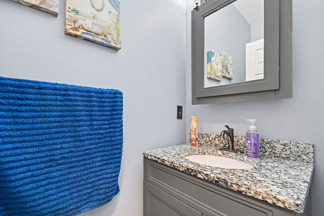 200 Mayflower Road, Buchanan, MI 49107