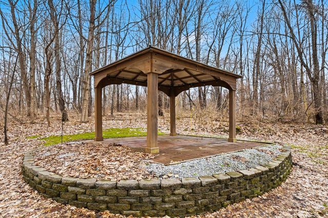 200 Mayflower Road, Buchanan, MI 49107