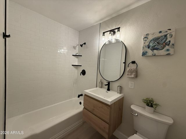 2710 E AMELIA Avenue, Phoenix, AZ 85016