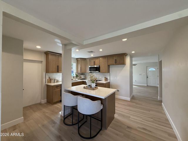 2710 E AMELIA Avenue, Phoenix, AZ 85016