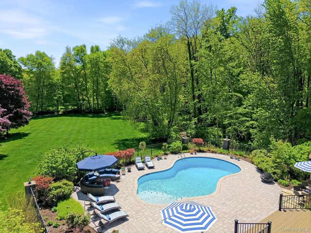 23 Pheasant Run Road, Putnam Valley, NY 10579