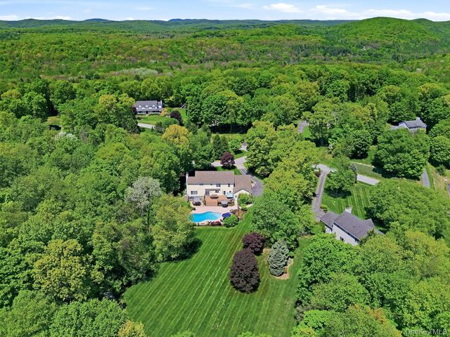 23 Pheasant Run Road, Putnam Valley, NY 10579