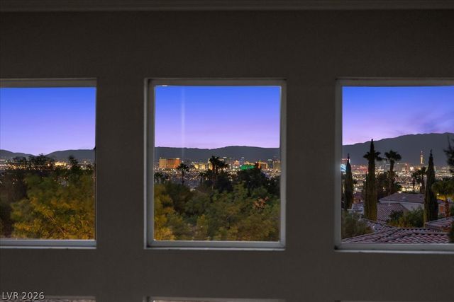 2948 Via Meridiana, Henderson, NV 89052