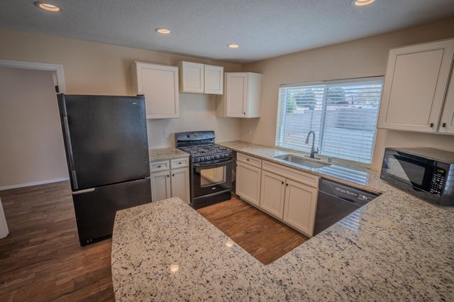 12120 Towner Avenue NE, Albuquerque, NM 87112