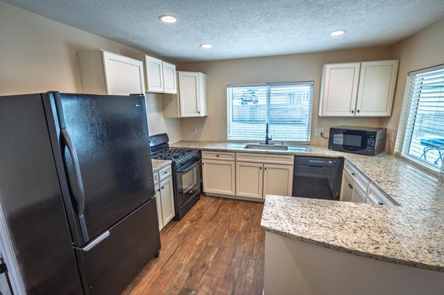 12120 Towner Avenue NE, Albuquerque, NM 87112