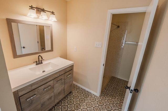 12120 Towner Avenue NE, Albuquerque, NM 87112