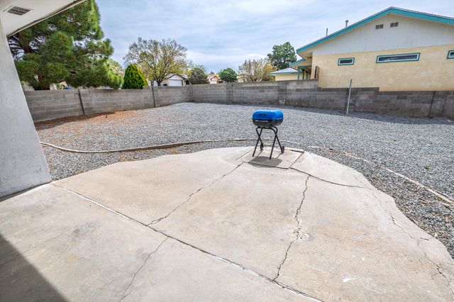 12120 Towner Avenue NE, Albuquerque, NM 87112