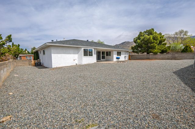 12120 Towner Avenue NE, Albuquerque, NM 87112