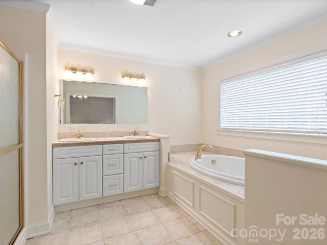 103 Berry Hill Drive 10, Hendersonville, NC 28791