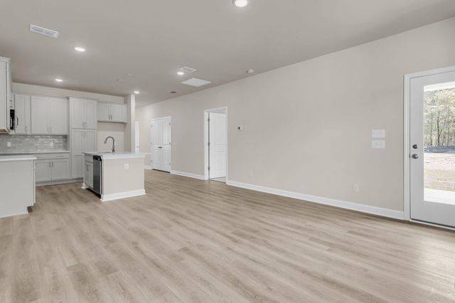 5077 Blackberry Lane, Ravenel, SC 29470
