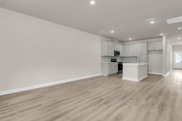 5077 Blackberry Lane, Ravenel, SC 29470