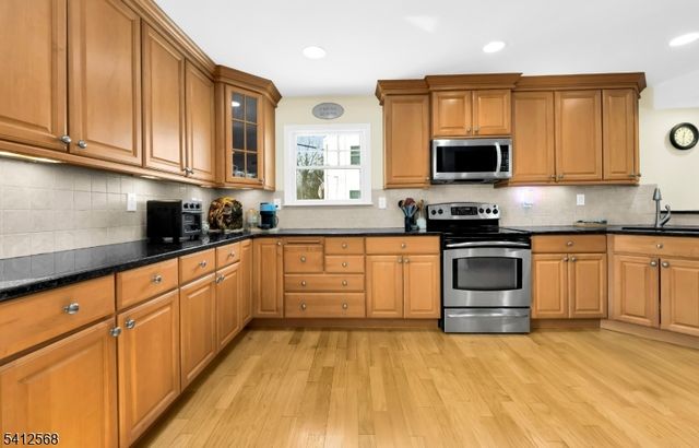 25 Manor House Rd, Mount Olive Twp., NJ 07828