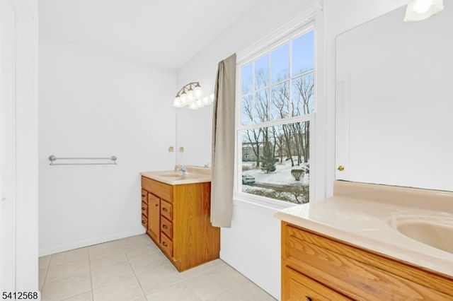 25 Manor House Rd, Mount Olive Twp., NJ 07828