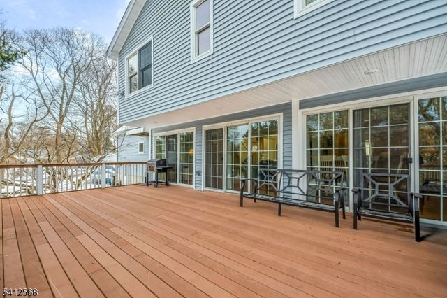 25 Manor House Rd, Mount Olive Twp., NJ 07828