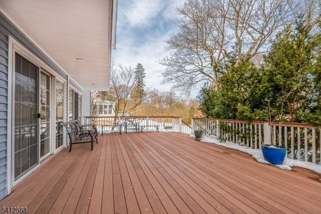 25 Manor House Rd, Mount Olive Twp., NJ 07828