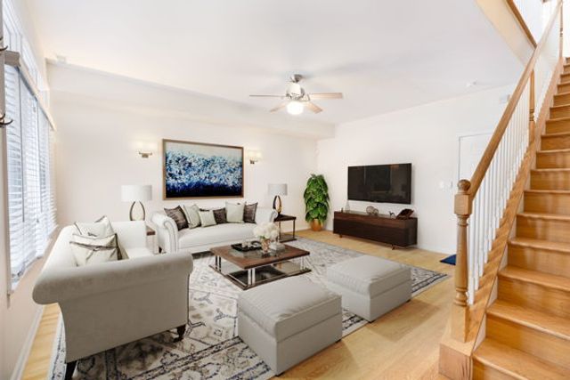 1033 Lincoln Trail, Oak Park, IL 60302