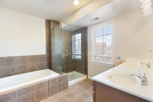 1033 Lincoln Trail, Oak Park, IL 60302