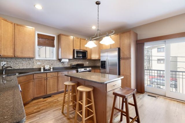 1033 Lincoln Trail, Oak Park, IL 60302