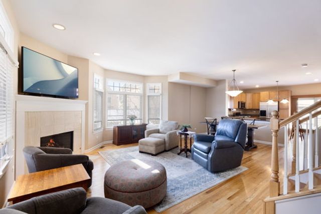 1033 Lincoln Trail, Oak Park, IL 60302