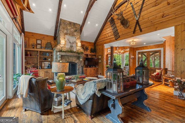 518 Grizzly Ridge Road, Lakemont, GA 30552