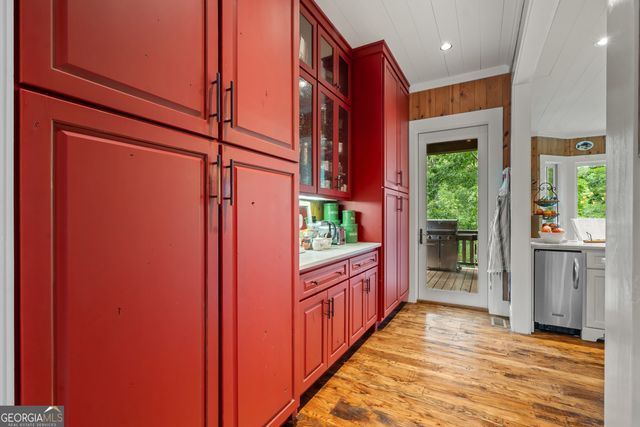 518 Grizzly Ridge Road, Lakemont, GA 30552