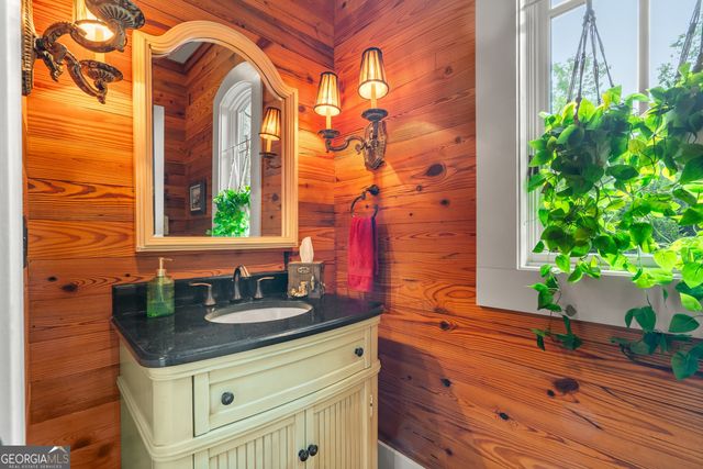 518 Grizzly Ridge Road, Lakemont, GA 30552