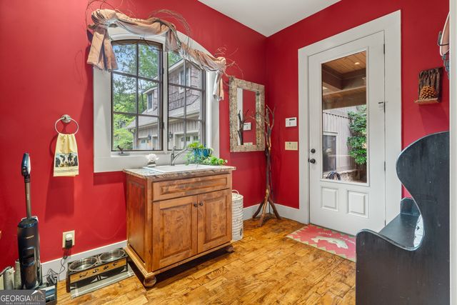 518 Grizzly Ridge Road, Lakemont, GA 30552