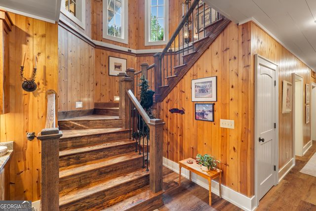 518 Grizzly Ridge Road, Lakemont, GA 30552