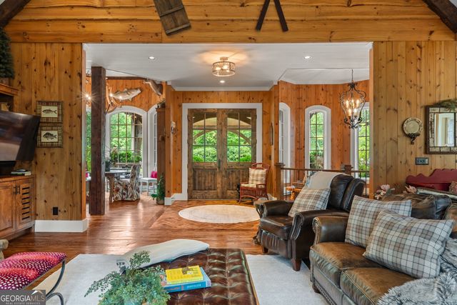 518 Grizzly Ridge Road, Lakemont, GA 30552