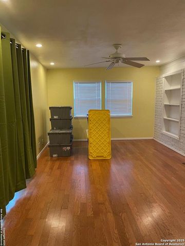 311 Rilla Vista, San Antonio, TX 78216