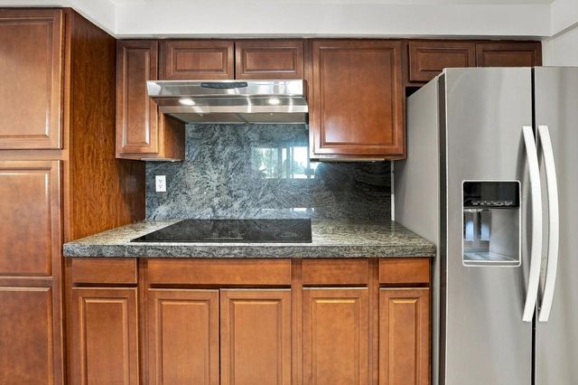 900 Island Drive 105, Rancho Mirage, CA 92270