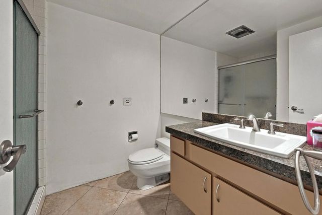 900 Island Drive 105, Rancho Mirage, CA 92270