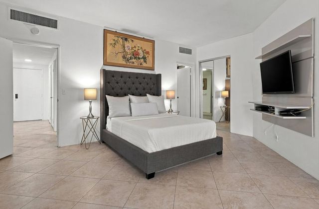 900 Island Drive 105, Rancho Mirage, CA 92270