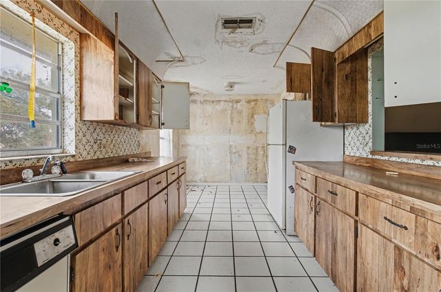 21528 SW HONEYSUCKLE STREET, Dunnellon, FL 34431