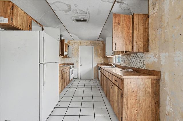 21528 SW HONEYSUCKLE STREET, Dunnellon, FL 34431