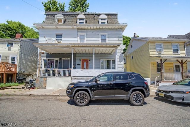 53 Brainard St, Phillipsburg Town, NJ 08865