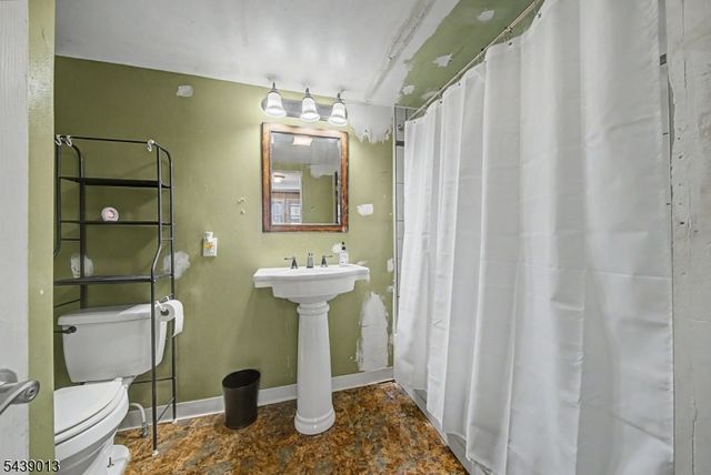 53 Brainard St, Phillipsburg Town, NJ 08865