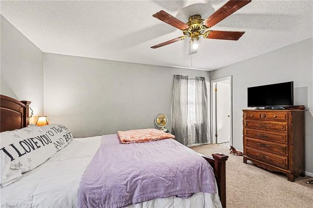 406 E Wellington Lane, Walnut Cove, NC 27052