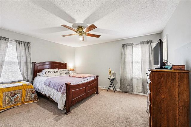 406 E Wellington Lane, Walnut Cove, NC 27052