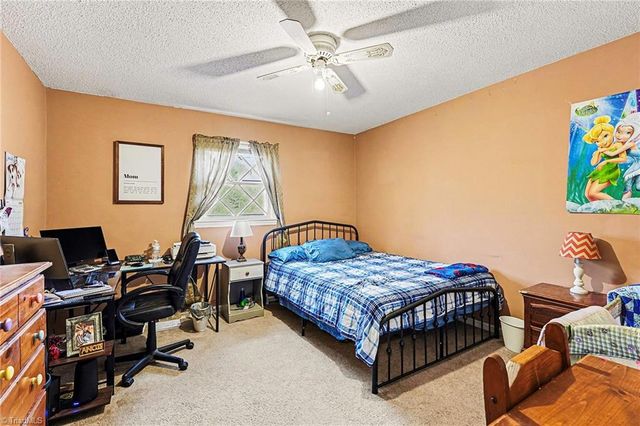 406 E Wellington Lane, Walnut Cove, NC 27052