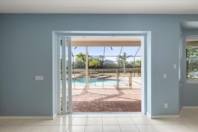 9005 PINEBREEZE DRIVE, Riverview, FL 33578